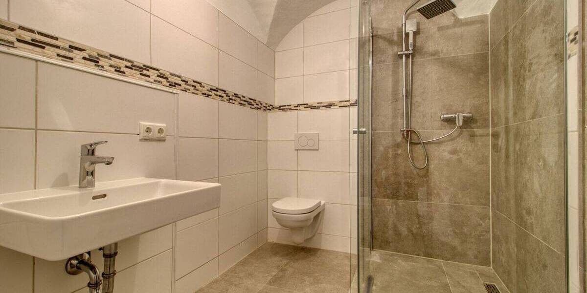 Etagenwohnung Rosenheim Innenstadt - 6 Zimmer, 195 m&sup2;, 1.098.000&euro; | Angebot:26017786