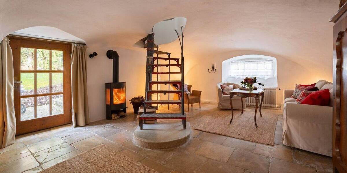 Mehrfamilienhaus, Wohnhaus Griesstätt - 8 Zimmer, 370 m&sup2;, 2.650.000&euro; | Angebot:26080091