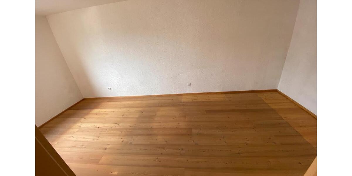 Hochparterre Rosenheim Egarten - 3 Zimmer, 63 m&sup2;, 1.380&euro; | Angebot:26665649