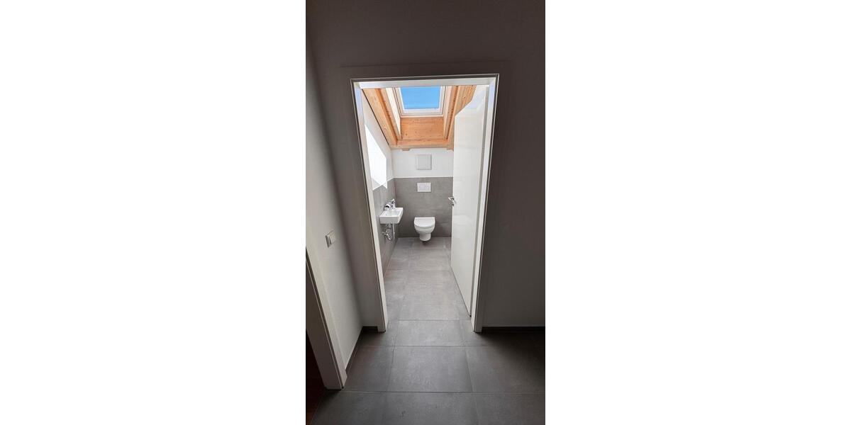 Dachgeschoßwohnung Bad Endorf - 4 Zimmer, 107 m&sup2;, 2.050&euro; | Angebot:26470948