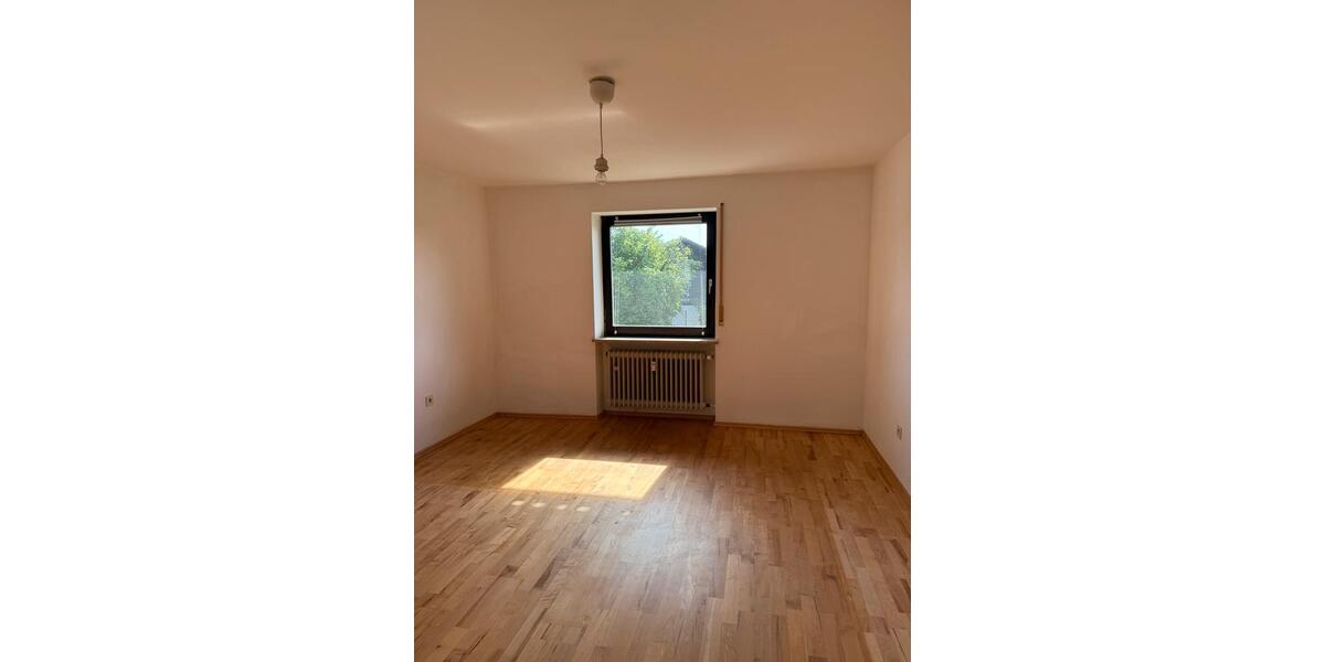 Etagenwohnung Steinhöring - 4 Zimmer, 106 m&sup2;, 1.500&euro; | Angebot:26612666