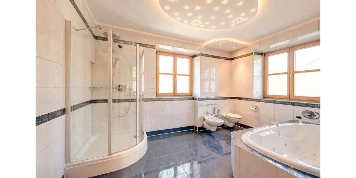 Einfamilienhaus Ebersberg - 15 Zimmer, 683 m&sup2;, 2.390.000&euro; | Angebot:26042398