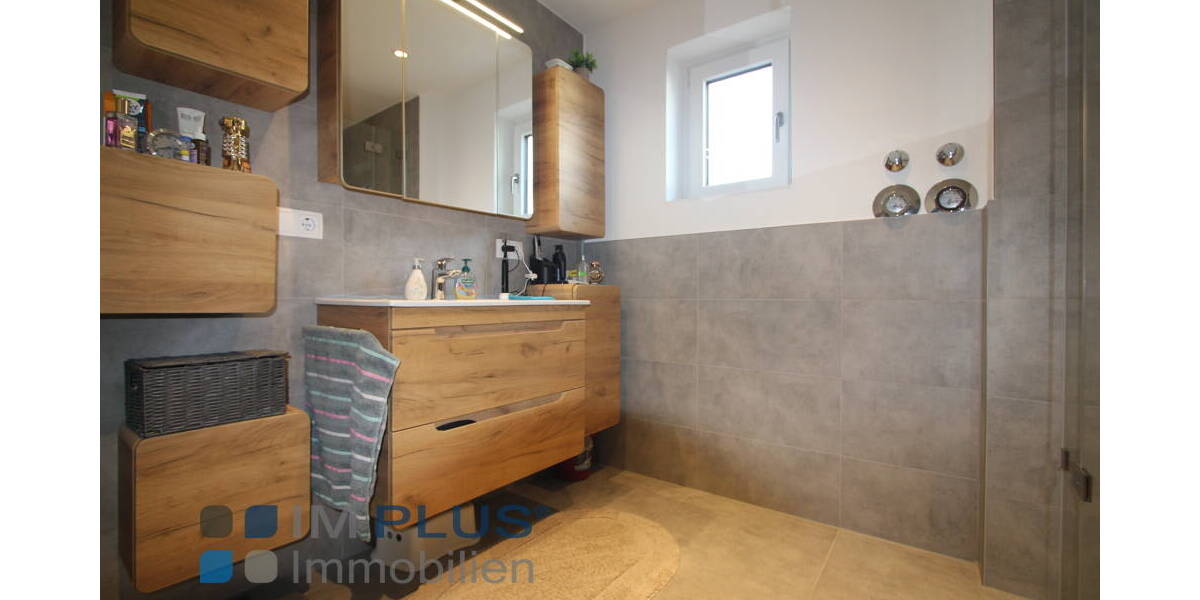 Etagenwohnung Großkarolinenfeld - 5 Zimmer, 143 m&sup2;, 675.000&euro; | Angebot:25939236