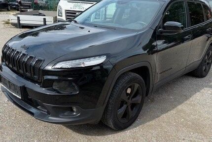 Jeep Cherokee 385.000 km 6.900 &euro; Prien-Bachham 83209