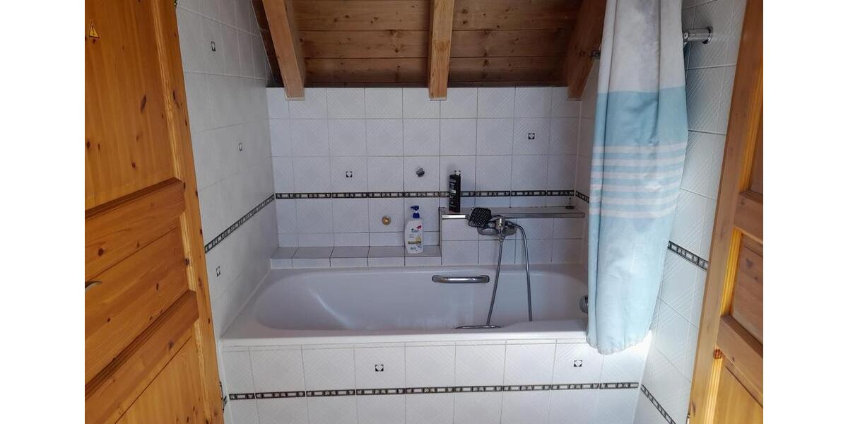 Dachgeschoßwohnung Grafing bei München - 2.5 Zimmer, 61 m&sup2;, 958&euro; | Angebot:26482712