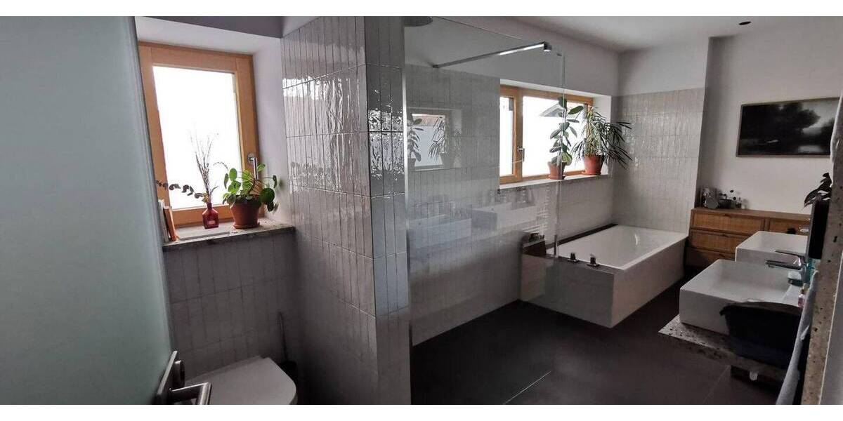Reihenmittelhaus Branneburg Brannenburg - 4 Zimmer, 150 m&sup2;, 2.500&euro; | Angebot:25756972