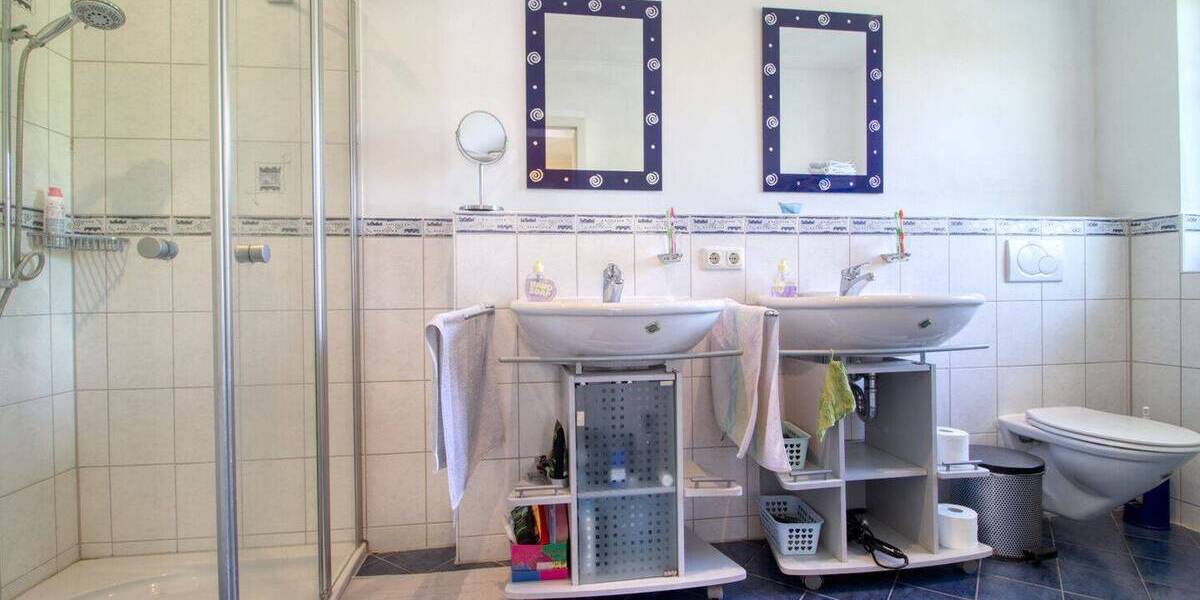 Einfamilienhaus Rohrdorf - 8 Zimmer, 260 m&sup2;, 890.000&euro; | Angebot:26595933