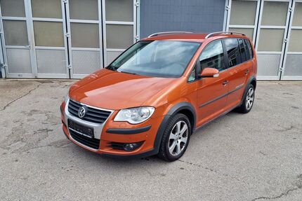 VW Touran 166.743 km 5.699 &euro; Stephanskirchen 83071