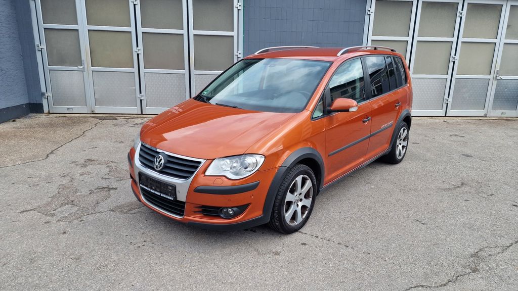 VW Touran 166.743 km 5.699 &euro; Stephanskirchen 83071