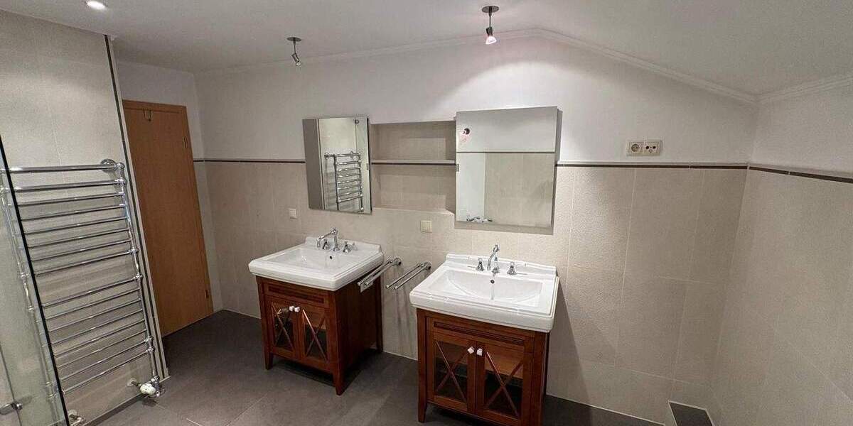 Einfamilienhaus Bernau am Chiemsee Bernau - 5 Zimmer, 180 m&sup2;, 1.100.000&euro; | Angebot:25680075