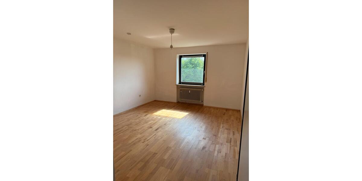 Etagenwohnung Steinhöring - 4 Zimmer, 106 m&sup2;, 1.500&euro; | Angebot:26612666