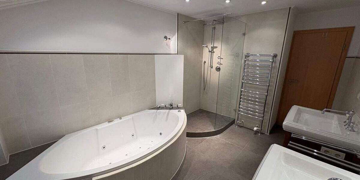 Einfamilienhaus Bernau am Chiemsee Bernau - 5 Zimmer, 180 m&sup2;, 1.100.000&euro; | Angebot:25680075