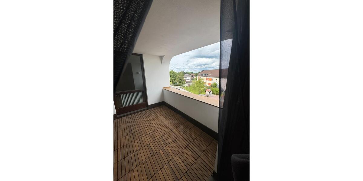 Dachgeschoßwohnung Rosenheim Innenstadt - 2 Zimmer, 74 m&sup2;, 1.320&euro; | Angebot:26592815
