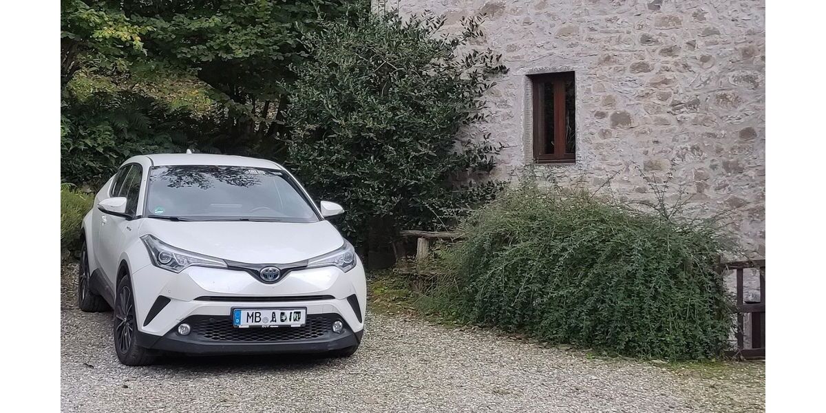 Toyota C-HR 90.000 km 16.900 &euro; Weyarn 83629