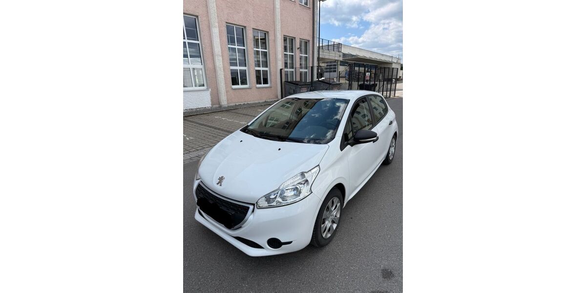 Peugeot 208 125.000 km 3.750 &euro; Rosenheim 83026