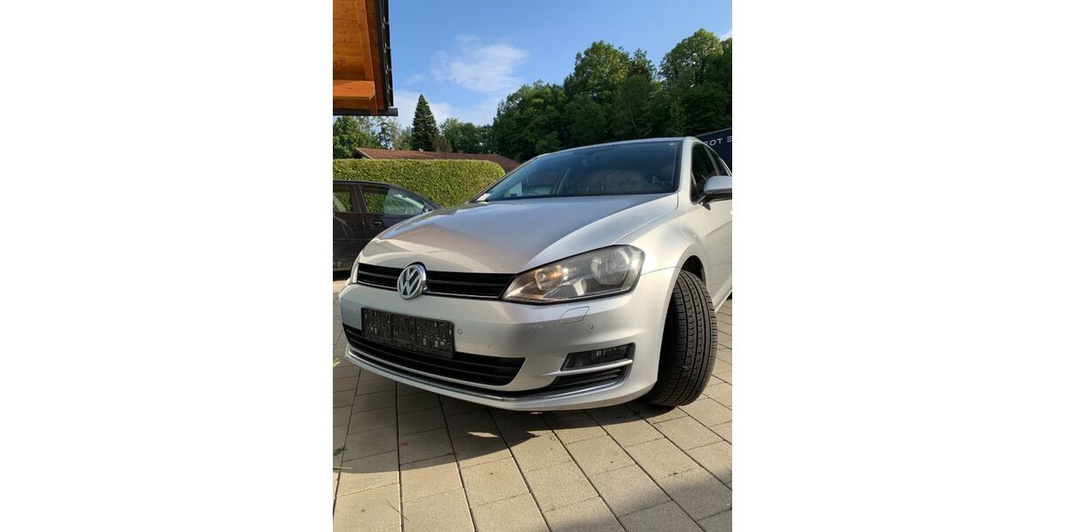 VW Golf 124.000 km 12.700 &euro; Grassau 83234