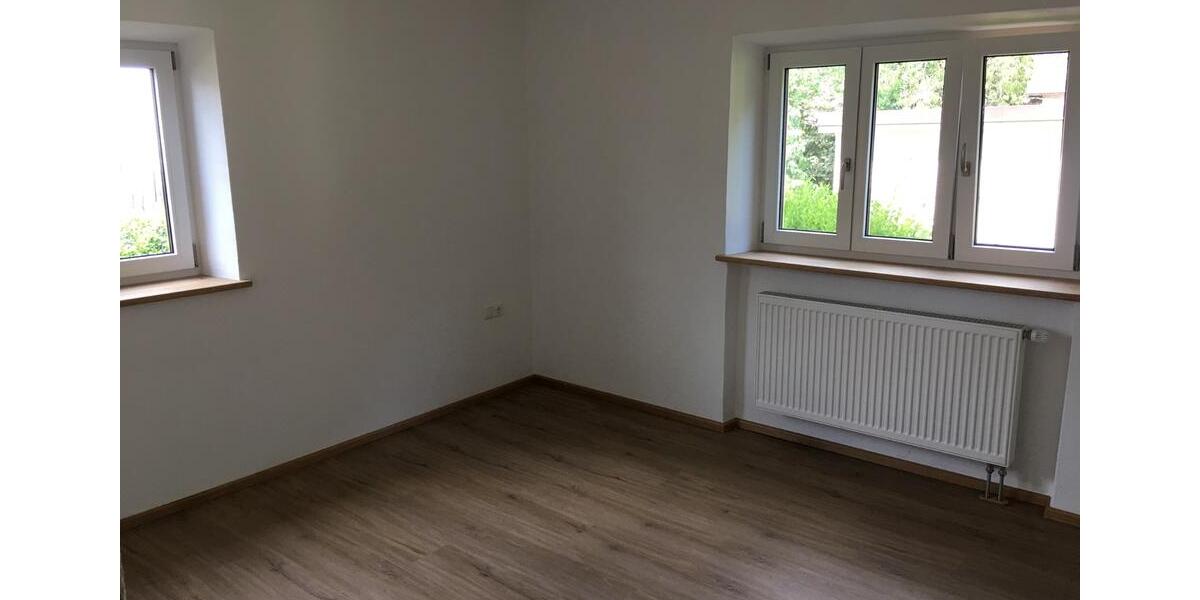 Erdgeschoßwohnung Bad Endorf - 2 Zimmer, 71 m&sup2;, 950&euro; | Angebot:25332282