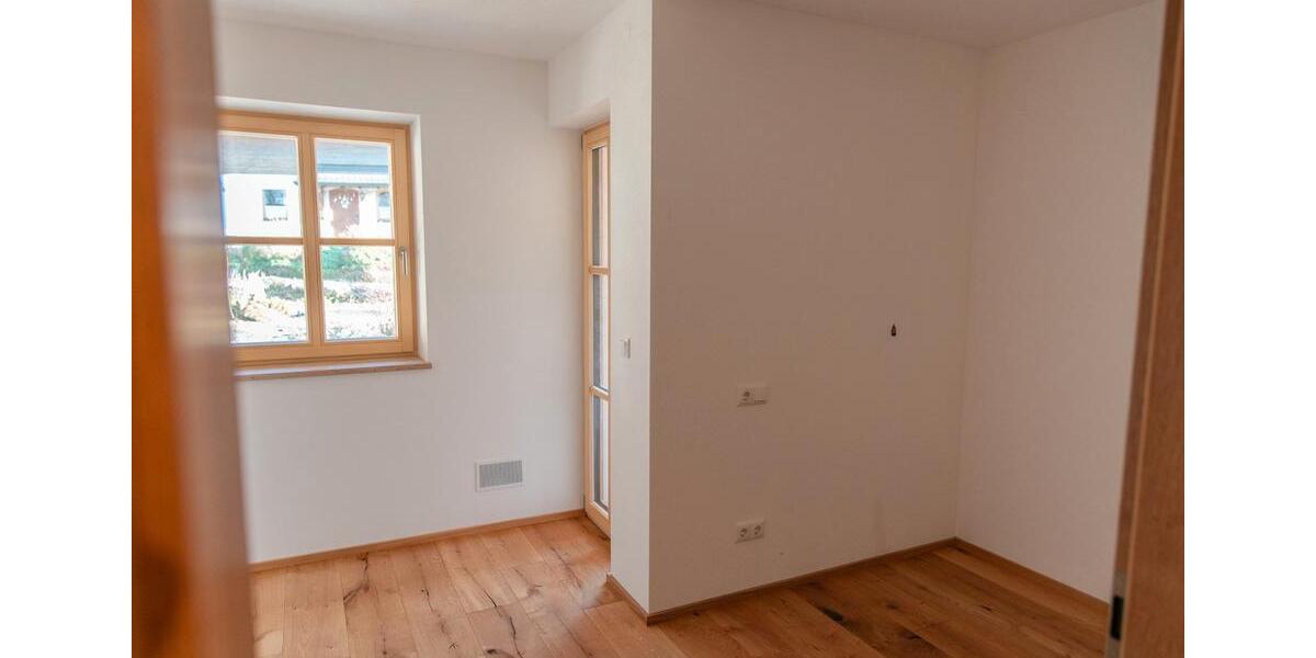 Doppelhaushälfte Marquartstein - 4 Zimmer, 120 m&sup2;, 2.170&euro; | Angebot:26026459