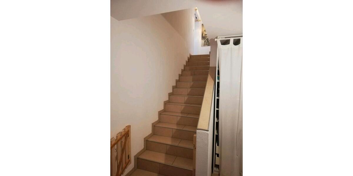 Dachgeschoßwohnung Emmering - 3 Zimmer, 82 m&sup2;, 1.130&euro; | Angebot:25964176