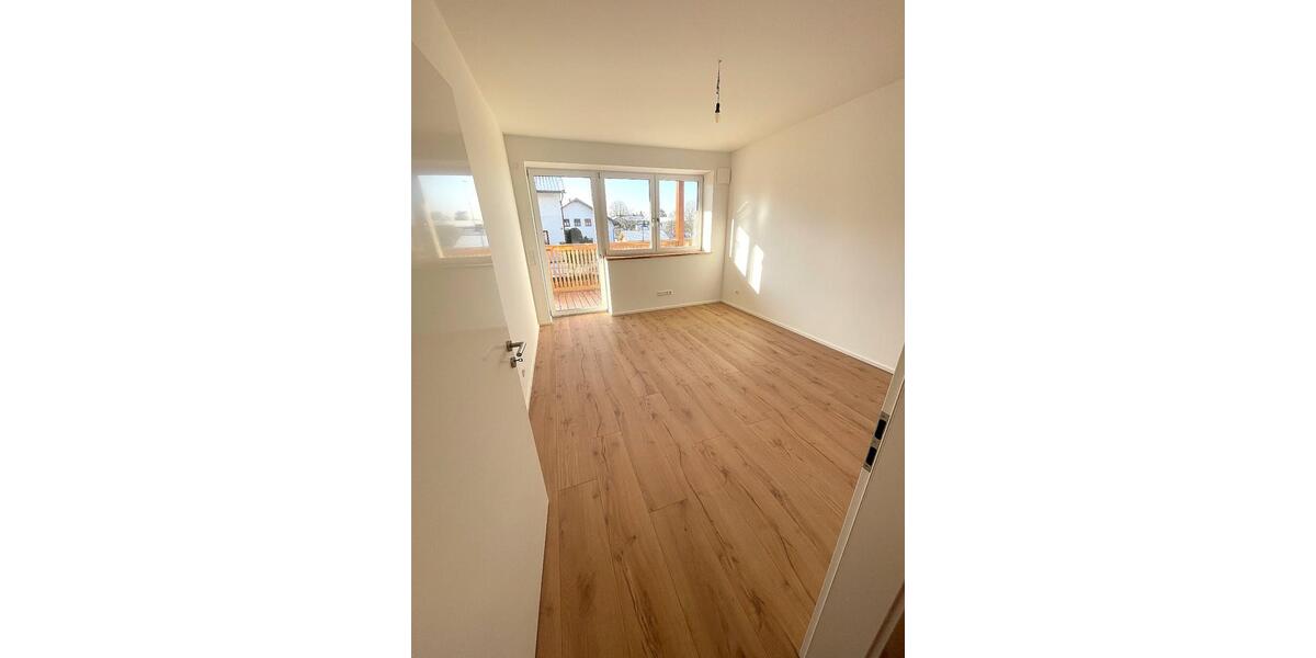 Etagenwohnung Vogtareuth - 4 Zimmer, 95 m&sup2;, 1.472&euro; | Angebot:25217535