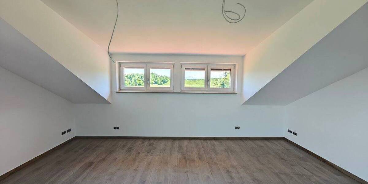 Etagenwohnung Baiern Großrohrsdorf - 3 Zimmer, 98 m&sup2;, 1.470&euro; | Angebot:26730415