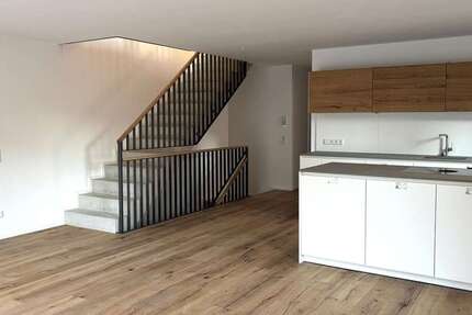 Haus Raubling - 4 Zimmer, 133 m&sup2;, 2.150&euro; | Angebot:26460839