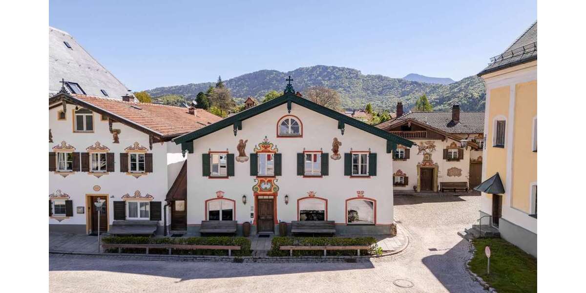 Einfamilienhaus Neubeuern - 10 Zimmer, 360 m&sup2;, 2.490.000&euro; | Angebot:26847694