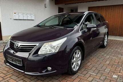 Toyota Avensis 211.000 km 5.900 &euro; Raubling 83064