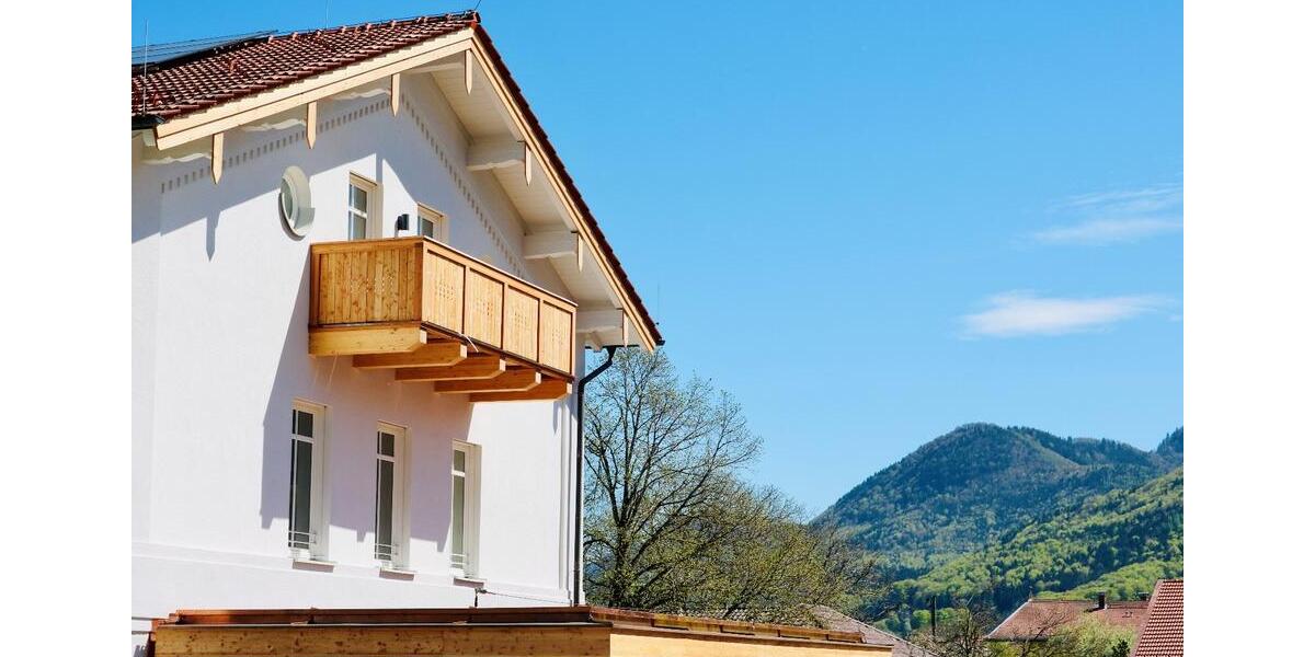 Etagenwohnung Bernau am Chiemsee - 3 Zimmer, 95 m&sup2;, 1.430&euro; | Angebot:26176512