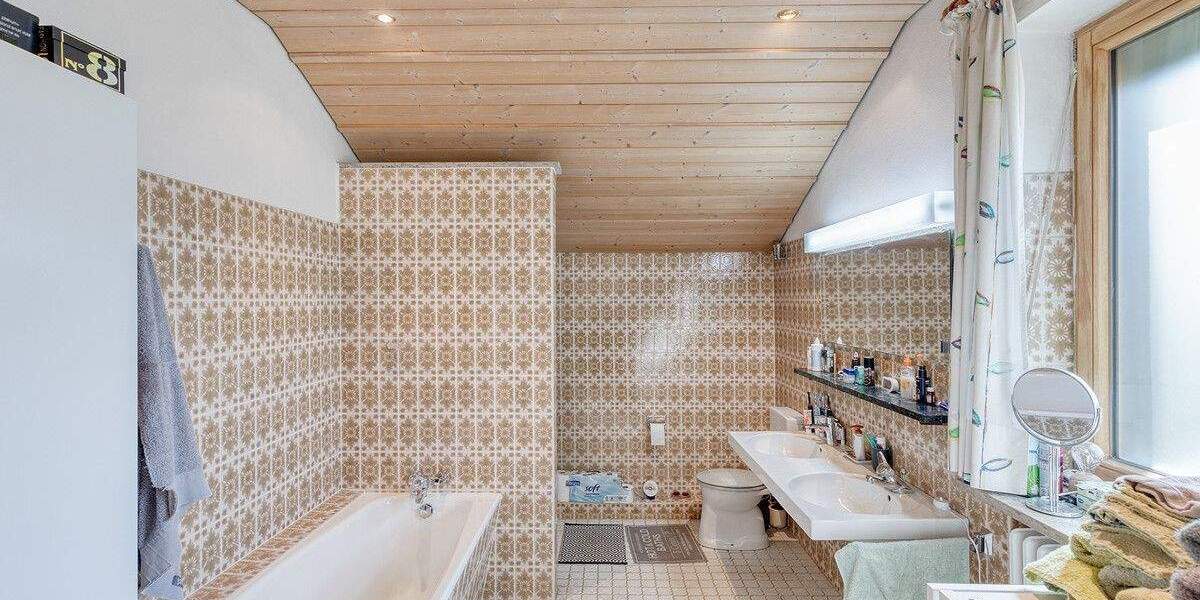 Einfamilienhaus Raubling Pfraundorf - 7 Zimmer, 241 m&sup2;, 1.090.000&euro; | Angebot:25689913