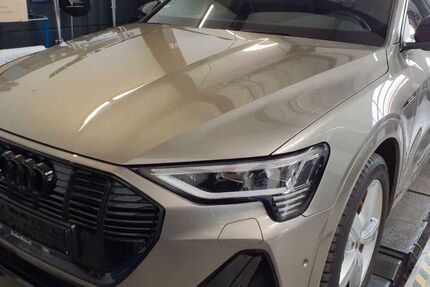 Audi e-tron 51.614 km 46.930 &euro; Bruckmühl 83052