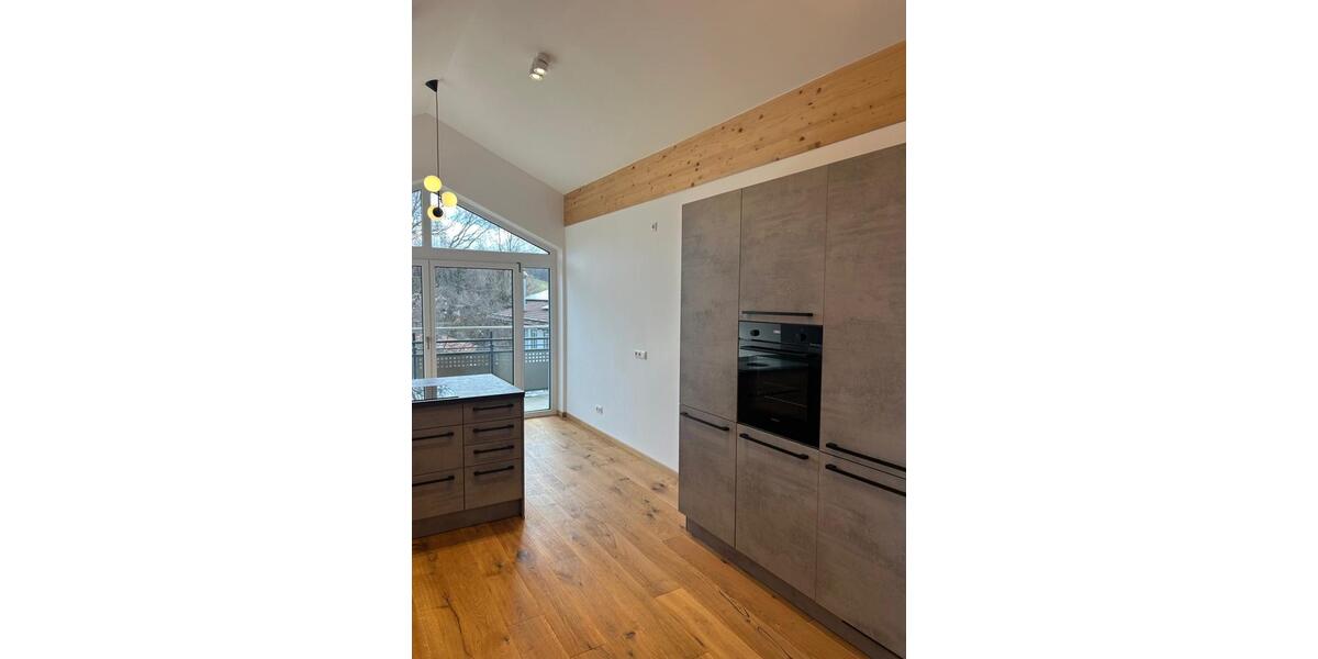 Dachgeschoßwohnung Rimsting - 4 Zimmer, 126 m&sup2;, 2.180&euro; | Angebot:25289066