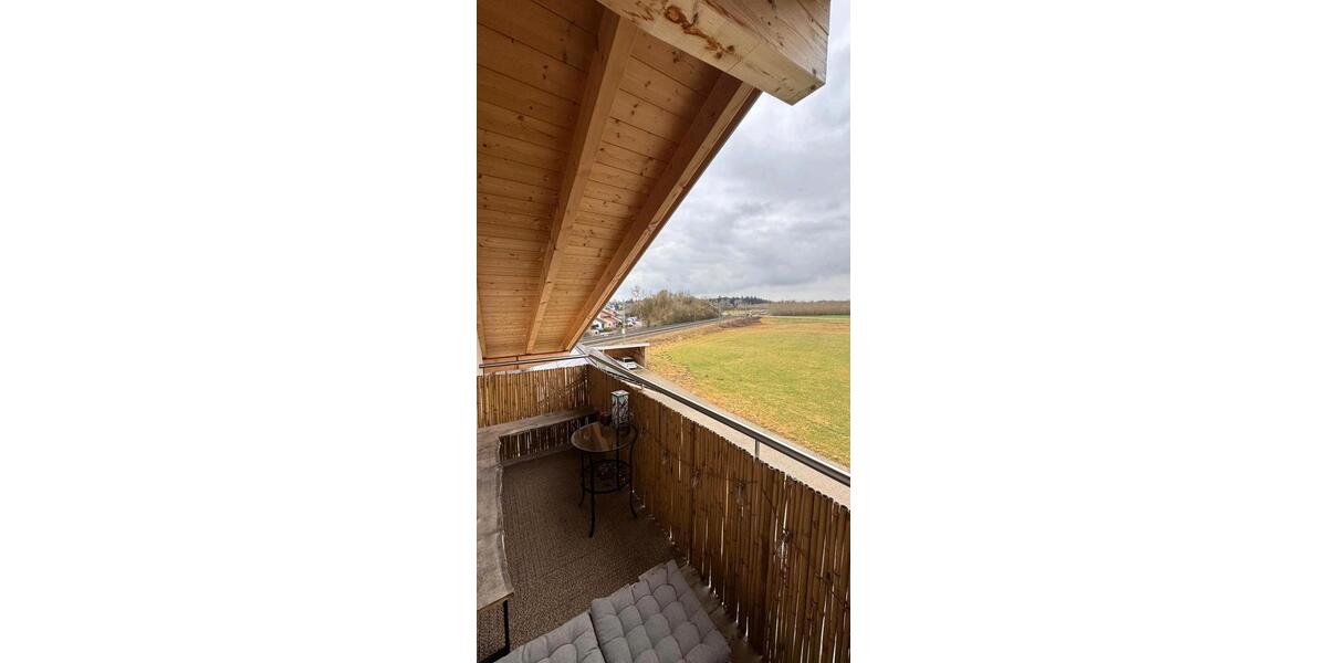 Dachgeschoßwohnung Stephanskirchen - 1.5 Zimmer, 110 m&sup2;, 1.200&euro; | Angebot:25841136