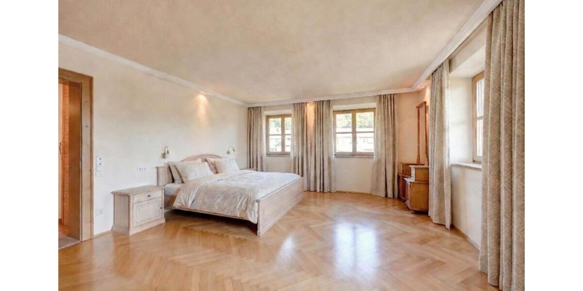 Einfamilienhaus Ebersberg - 15 Zimmer, 683 m&sup2;, 2.390.000&euro; | Angebot:26042398