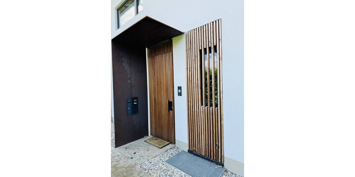 Reihenmittelhaus Branneburg Brannenburg - 4 Zimmer, 150 m&sup2;, 2.500&euro; | Angebot:25756972
