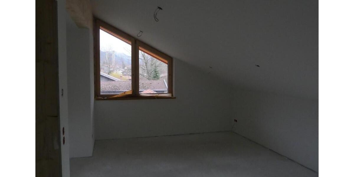 Maisonettenwohnung Hausham - 3 Zimmer, 94 m&sup2;, 1.550&euro; | Angebot:25641253