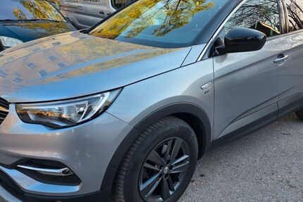 Opel Grandland (X) 159.223 km 9.000 &euro; Rosenheim 83026