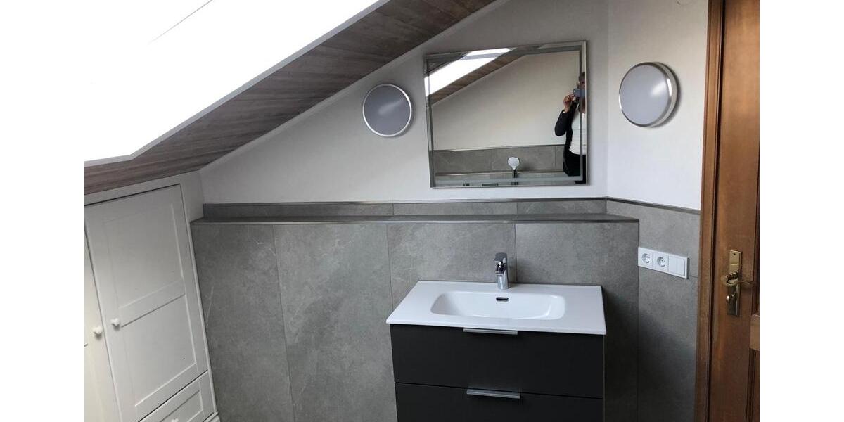 Dachgeschoßwohnung Staudach-Egerndach Egerndach - 3 Zimmer, 128 m&sup2;, 1.500&euro; | Angebot:25993786