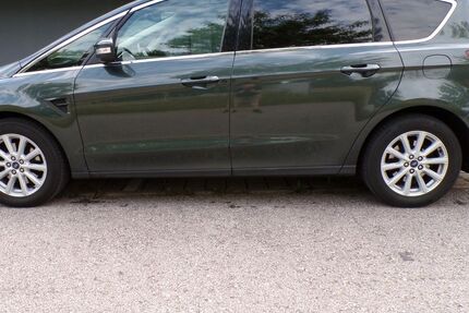 Ford S-Max 136.522 km 8.999 &euro; Rosenheim 83026