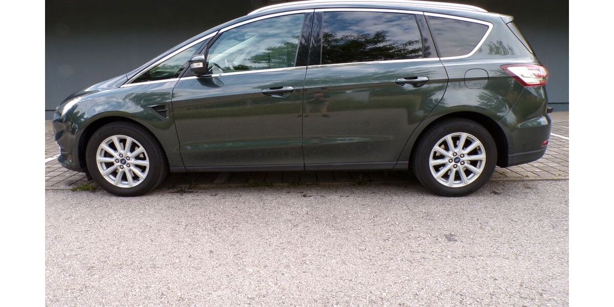 Ford S-Max 136.522 km 8.999 &euro; Rosenheim 83026