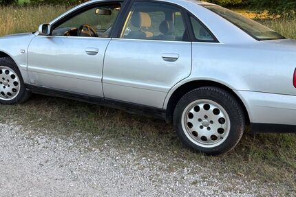 Audi A4 196.660 km 800 &euro; Prien 83209