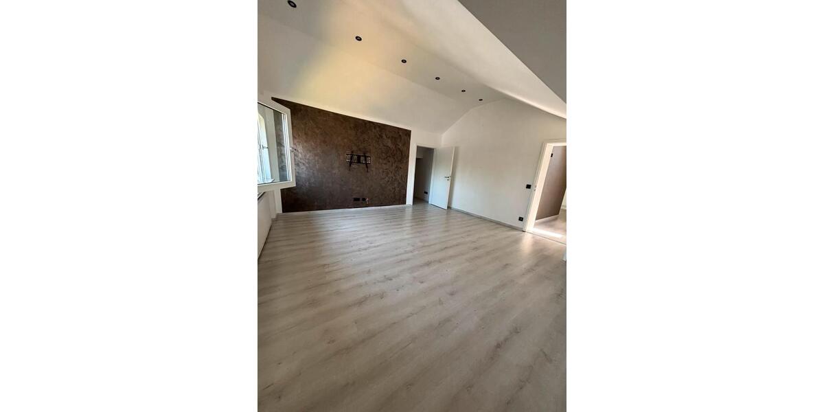 Dachgeschoßwohnung Rosenheim Aising - 3 Zimmer, 65 m&sup2;, 280.000&euro; | Angebot:27109957