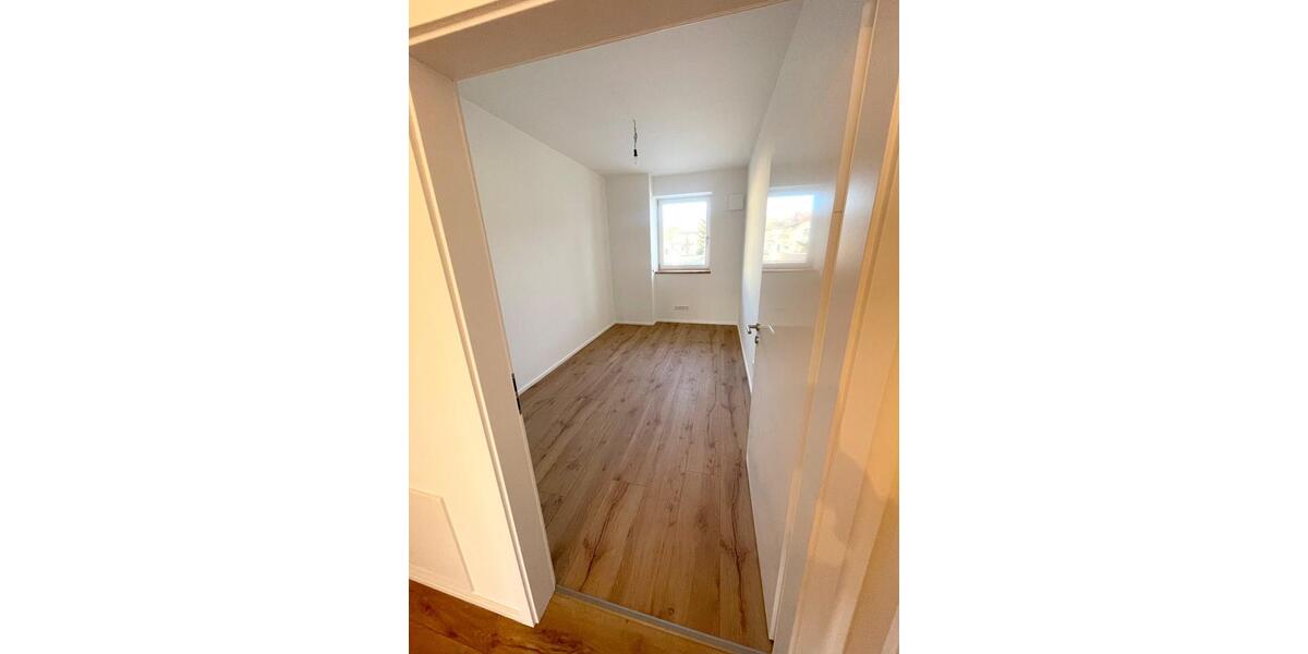 Etagenwohnung Vogtareuth - 4 Zimmer, 95 m&sup2;, 1.472&euro; | Angebot:25217535