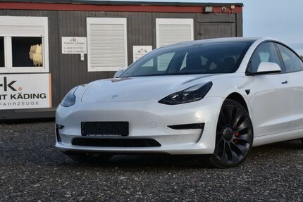 Tesla Model 3 66.112 km 29.655 &euro; Tuntenhausen/Ostermünchen 83104