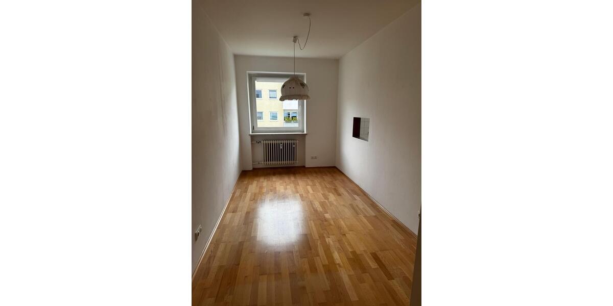 Hochparterre Grafing bei München - 3.5 Zimmer, 84 m&sup2;, 1.270&euro; | Angebot:25987706