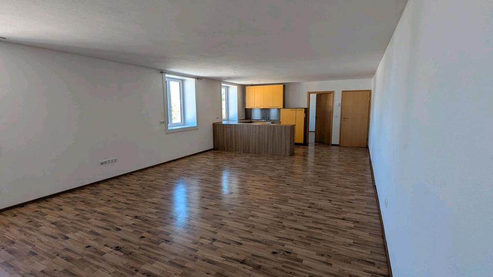 Etagenwohnung Edling - 3 Zimmer, 100 m&sup2;, 1.150&euro; | Angebot:26688598