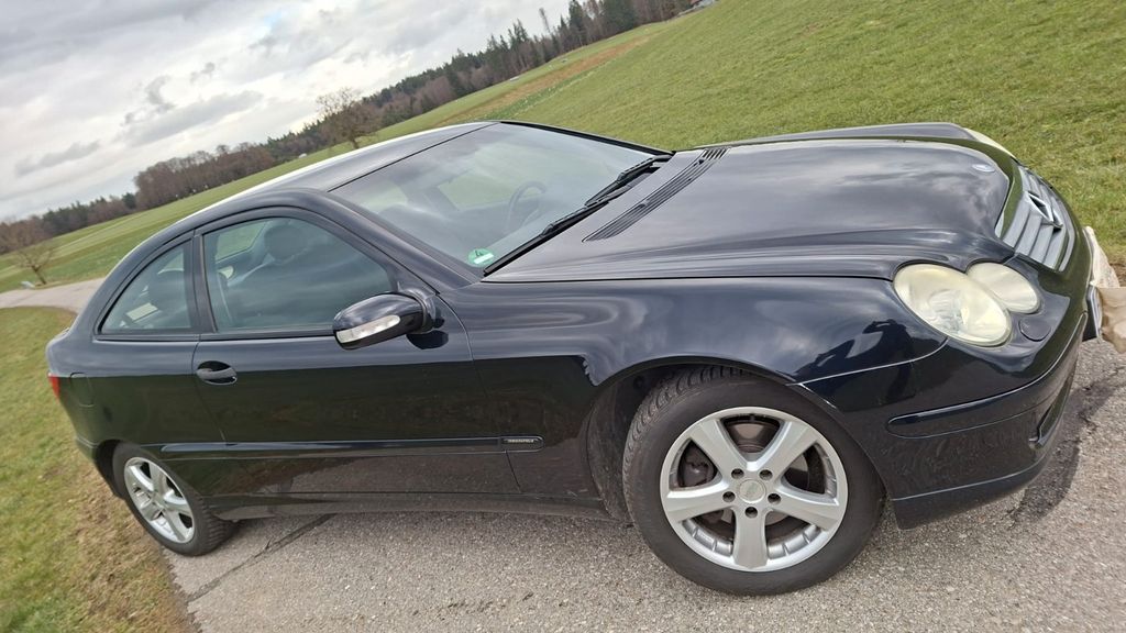 Mercedes-Benz C 180 99.600 km 4.999 &euro; Feldkirchen-Westerham 83620