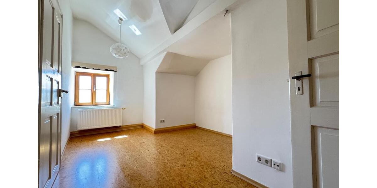 Etagenwohnung Hausham - 5 Zimmer, 110 m&sup2;, 1.300&euro; | Angebot:25570340