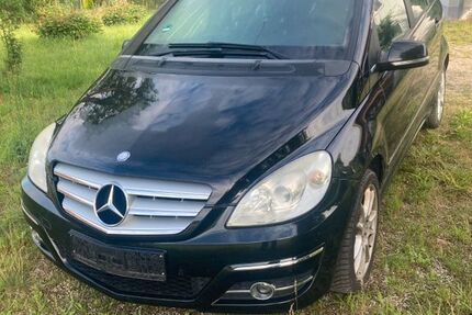 Mercedes-Benz B 180 194.000 km 1.699 &euro; Halfing 83128