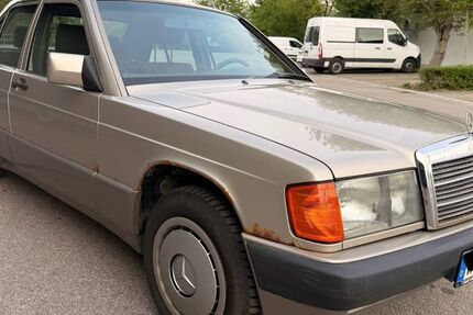 Mercedes-Benz 190 240.000 km 1.650 &euro; Rosenheim 83026